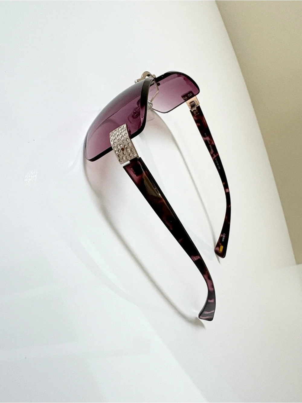 Vintage Fossil Y2K Savannah Rimless Sunglasses Purple Gradient Lenses MS3859
